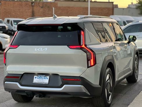 Used 2024 Kia EV9 Wind image 53