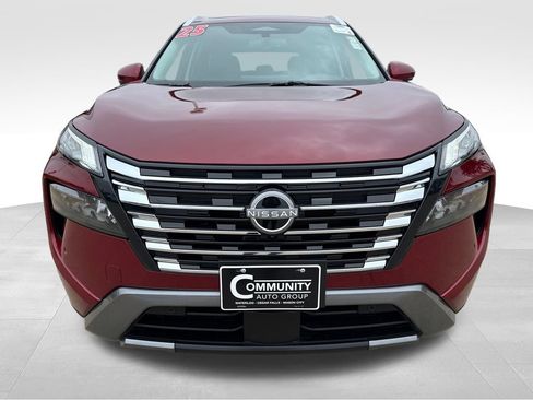 Used 2025 Nissan Rogue SL w/ Tech Package AWD/4WD image 9