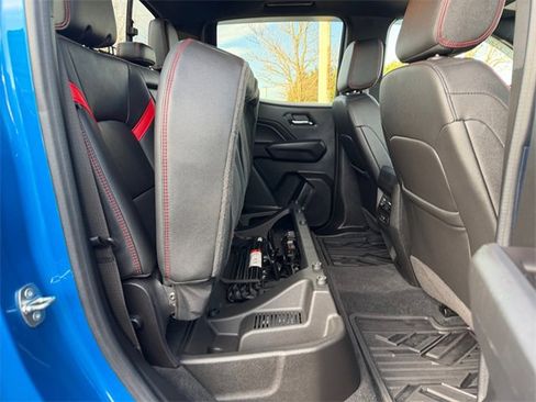 Used 2023 Chevrolet Colorado Z71 w/ Z71 Convenience Package 2 image 35