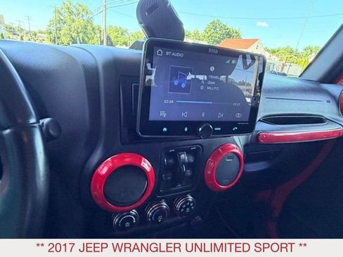 Used 2017 Jeep Wrangler Unlimited Sport w/ Quick Order Package 24S AWD/4WD image 16
