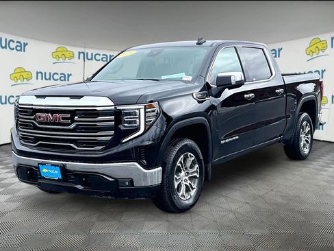 Used 2026 GMC Sierra 1500 SLT image 3