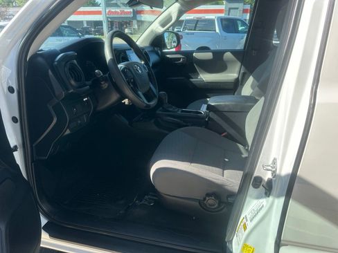 Used 2021 Toyota Tacoma SR w/ SR Convenience Package AWD/4WD image 17