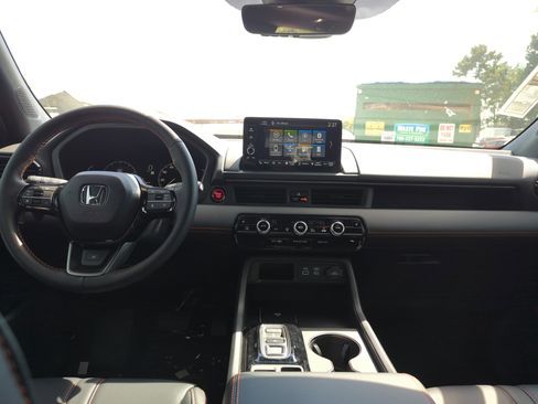 New 2025 Honda Pilot TrailSport image 21