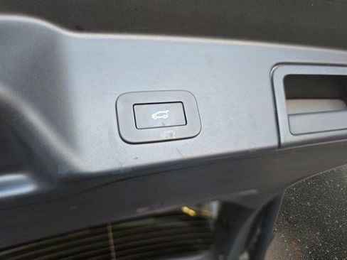 Certified 2025 Land Rover Range Rover Evoque Dynamic SE AWD/4WD image 16