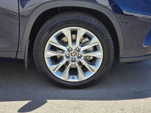 Used 2022 Toyota Highlander Limited AWD/4WD image 9