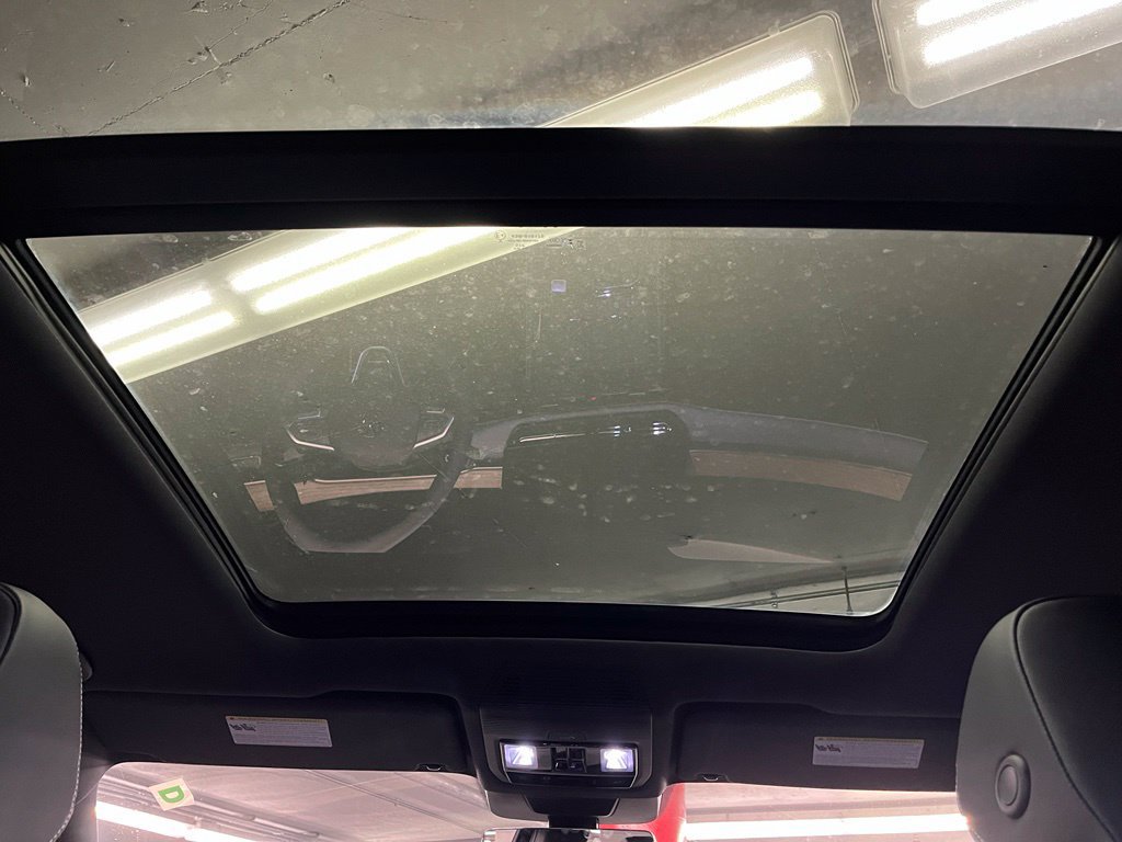 New 2027 Volkswagen Atlas SEL R-Line AWD/4WD image 8