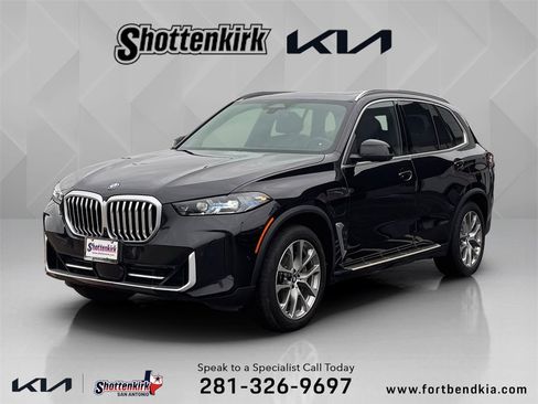 Used 2024 BMW X5 xDrive50e image 1
