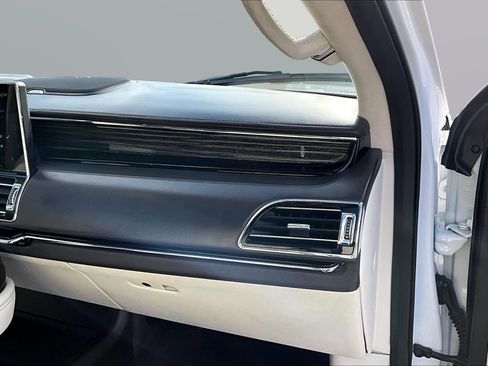 Used 2023 Lincoln Navigator Black Label image 21