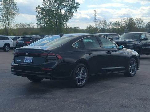 Used 2023 Honda Accord EX image 3
