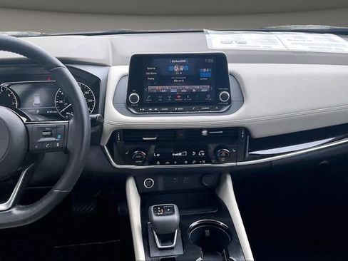 Used 2023 Nissan Rogue SL FWD image 6