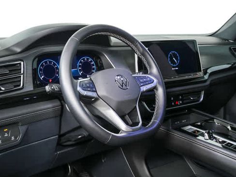 Certified 2025 Volkswagen Atlas Cross Sport SE FWD image 10