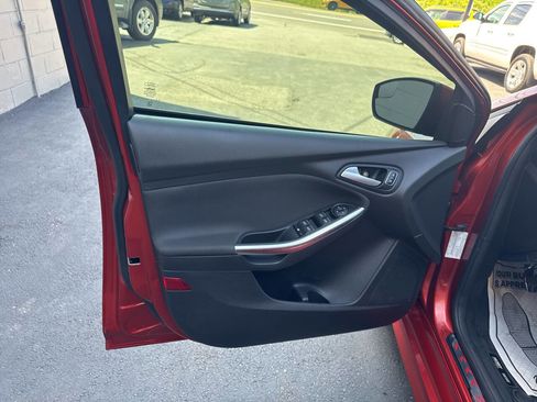Used 2018 Ford Focus ST FWD image 14
