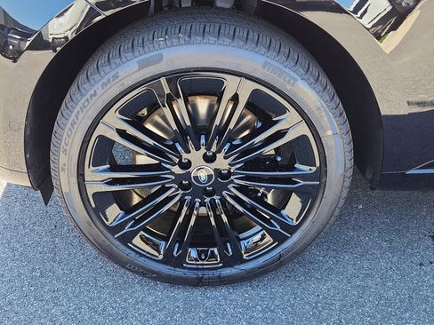 New 2025 Land Rover Range Rover SE image 9