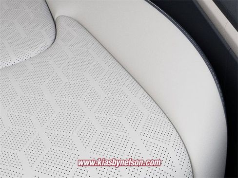 New 2026 Kia Carnival EX image 24