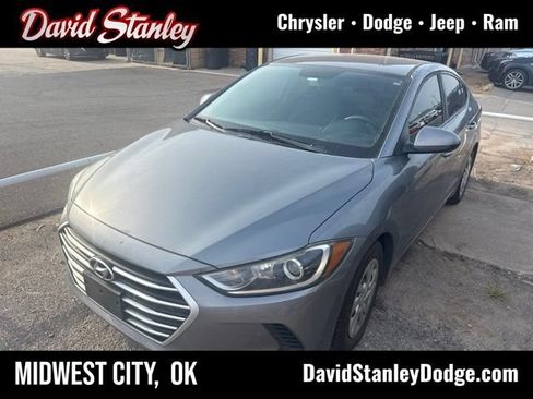 Used 2018 Hyundai Elantra SE FWD image 1