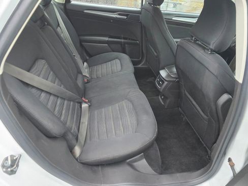 Used 2016 Ford Fusion SE FWD image 12