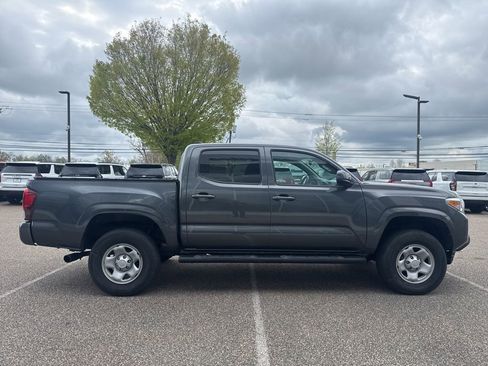 Used 2023 Toyota Tacoma SR AWD/4WD image 12