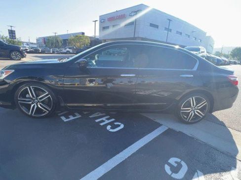 Used 2016 Honda Accord Sport image 5