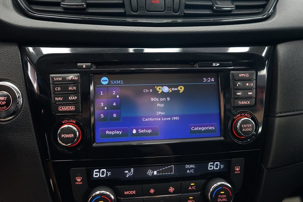 Used 2017 Nissan Rogue SV AWD/4WD image 35