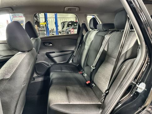 Used 2023 Nissan Rogue SV image 24