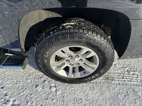 Used 2016 Chevrolet Suburban LT image 27