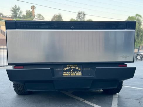 Used 2024 Tesla Cybertruck Cyberbeast AWD/4WD image 8