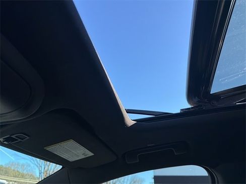 Used 2023 Buick Enclave Essence w/ Experience Buick Package image 8