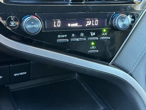 Used 2023 Toyota Camry SE FWD image 20