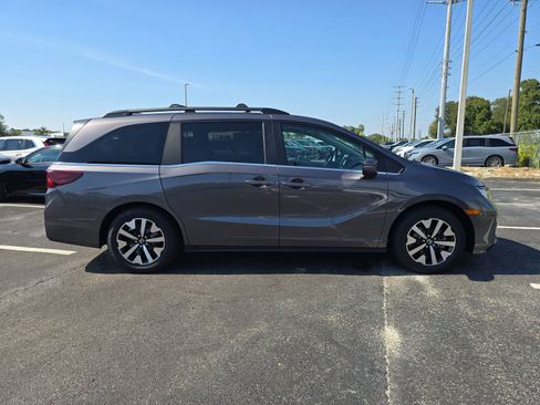 New 2026 Honda Odyssey EX-L image 3