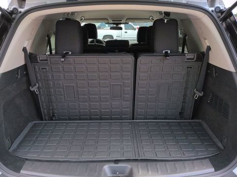 Used 2025 Nissan Pathfinder S FWD image 13