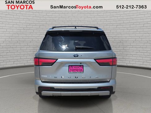 Used 2024 Toyota Sequoia Capstone AWD/4WD image 7