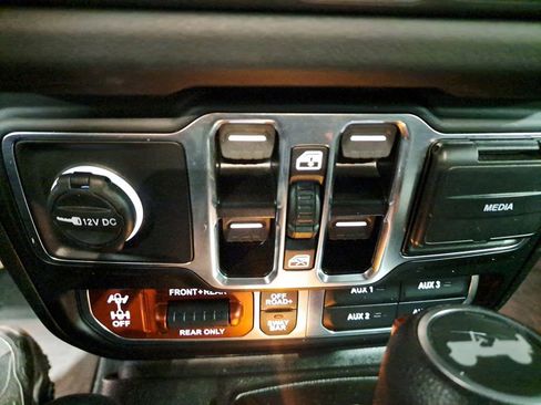 Used 2024 Jeep Wrangler Unlimited Rubicon w/ XTREMEE 35" Tire Package image 30