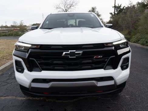 Used 2024 Chevrolet Colorado Z71 w/ Z71 Convenience Package 2 image 8