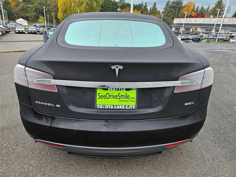 Used 2015 Tesla Model S 85D image 4