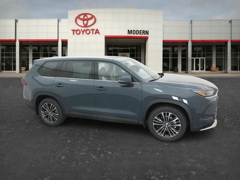 New 2026 Toyota Grand Highlander AWD Hybrid image 9