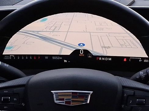 Used 2024 Cadillac XT4 Sport w/ Technology Package image 9