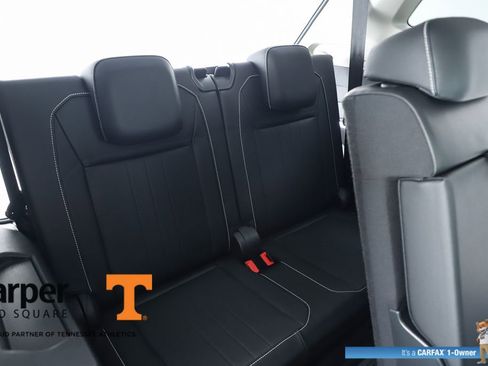 Used 2023 Volkswagen Tiguan SE image 39