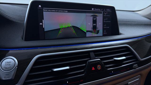 Used 2022 BMW 740i w/ Premium Package RWD image 26