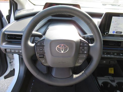 Used 2025 Toyota Prius XLE image 16