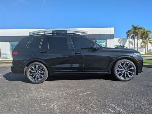 Used 2021 BMW X7 M50i image 3