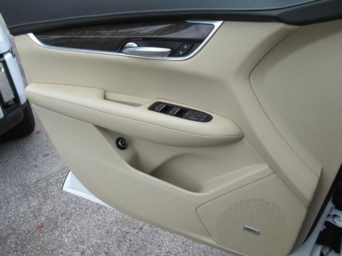 Used 2019 Cadillac XT5 Base image 25