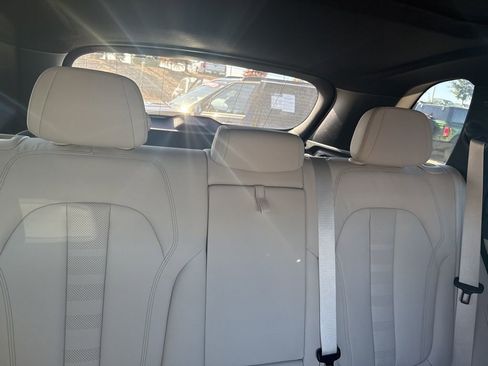 Used 2022 BMW X5 xDrive40i w/ Premium Package image 35