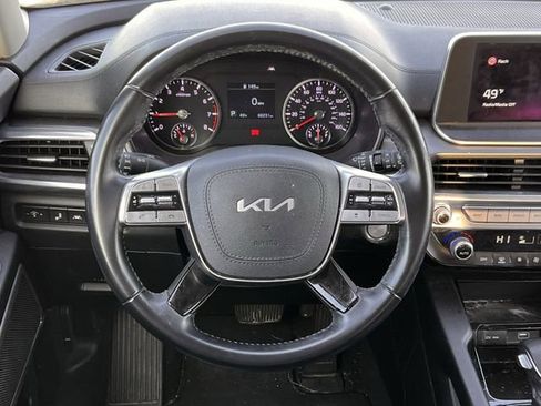 Used 2022 Kia Telluride LX image 11