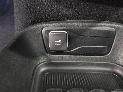 Used 2026 Chrysler Pacifica Select FWD image 20