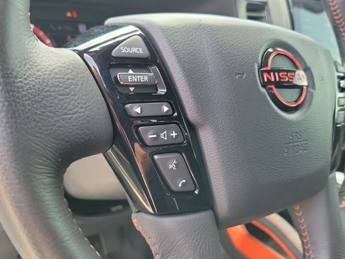 Used 2024 Nissan Frontier PRO-4X w/ Technology Package AWD/4WD image 25
