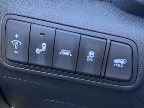 Used 2015 Chrysler 200 C w/ Navigation & Sound Group I image 44