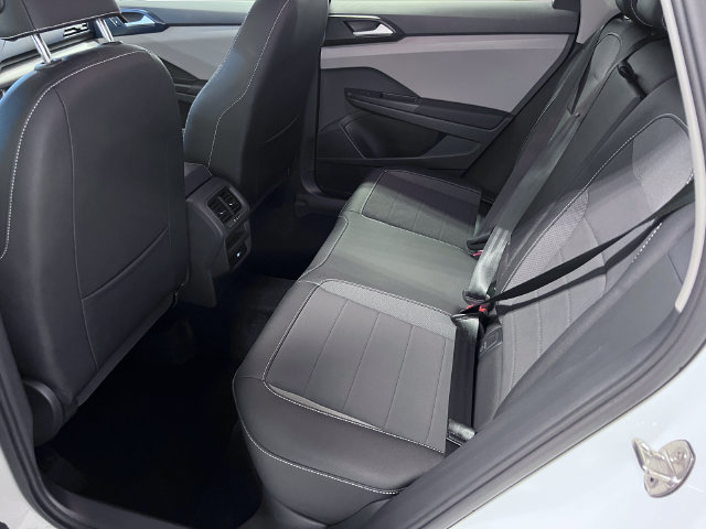 Certified 2023 Volkswagen Taos SE FWD image 16