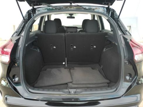 Used 2023 Nissan Kicks S image 23