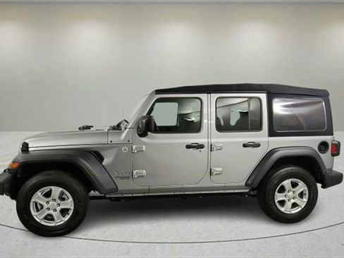 Used 2018 Jeep Wrangler Unlimited Sport S AWD/4WD image 7