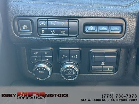 Used 2023 GMC Yukon Denali image 15